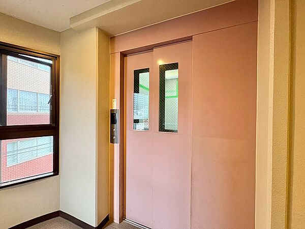 エレベーター完備のため荷物が多くなっても安心。