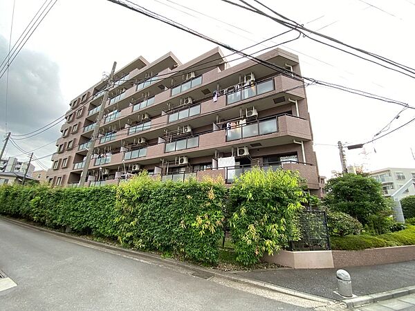 忙しく過ぎゆく日常を置き去るほど、ゆったりした時間が流れる住環境。