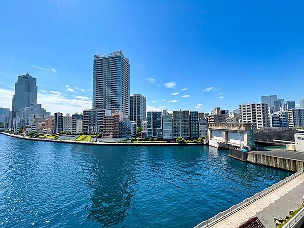 陽当たり・通風・開放感に恵まれた環境です。