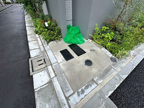 ゴミ置場。綺麗に管理されております。