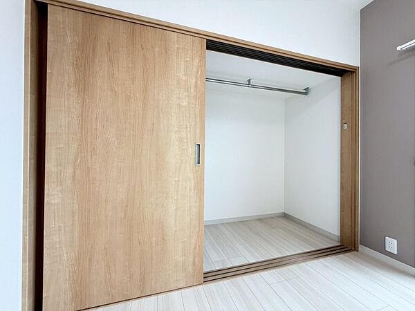 家電やスーツケース、ストック品など何でも片付く嬉しい空間です。