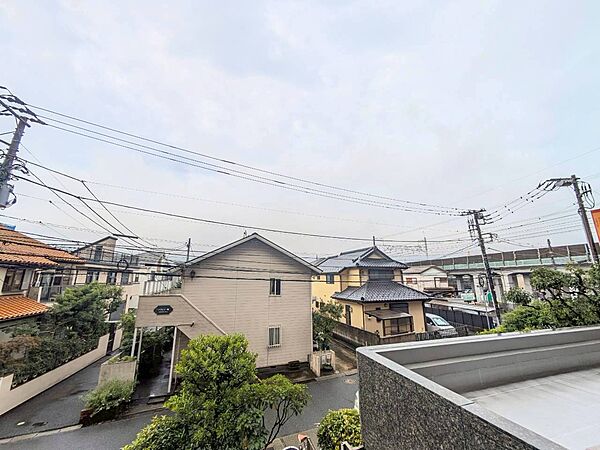 陽当たり・通風・開放感に恵まれた環境です。