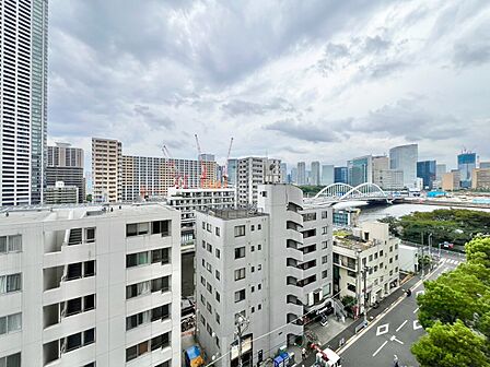 陽当たり・通風・開放感に恵まれた環境です。