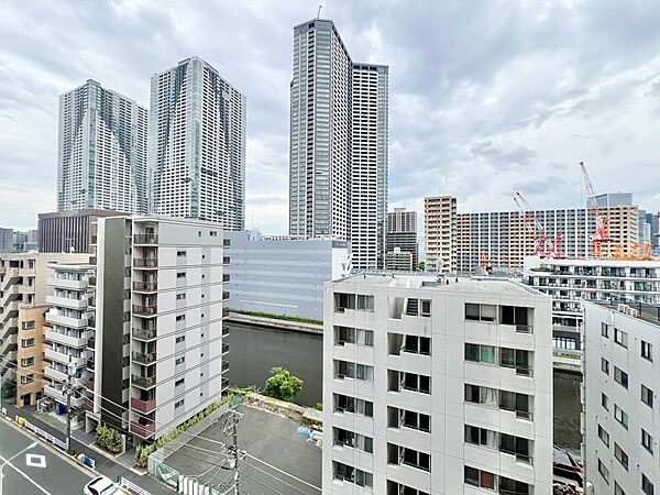 眺望や窓からの景色が良いと、家で過ごす時間も快適です。