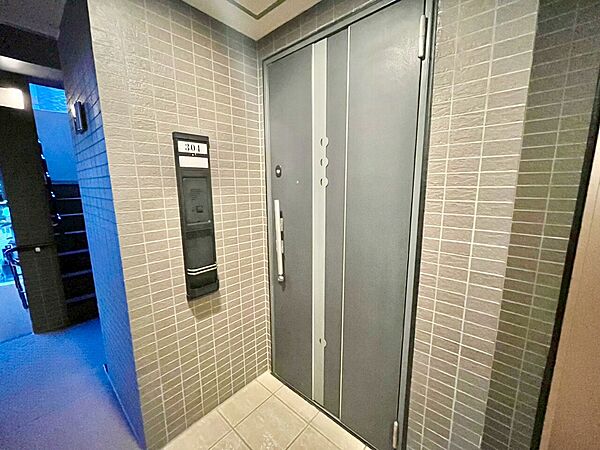 清潔感のある落ち着いた雰囲気の玄関です。