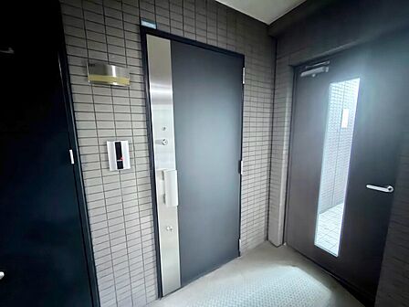 清潔感のある落ち着いた雰囲気の玄関です。