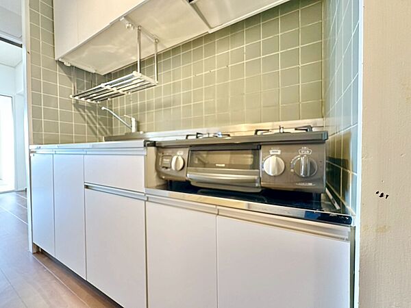 使いやすくスタイリッシュなキッチン空間になっております。