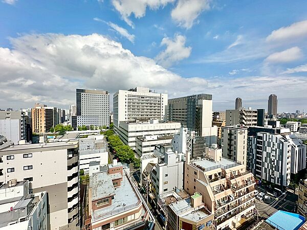 陽当たり・通風・開放感に恵まれた環境です。