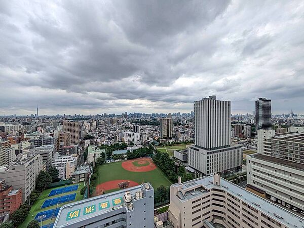 陽当たり・通風・開放感に恵まれた環境です。