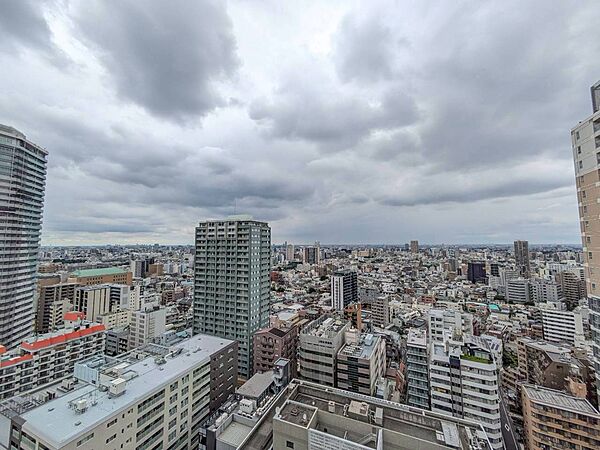 眺望や窓からの景色が良いと、家で過ごす時間も快適です。