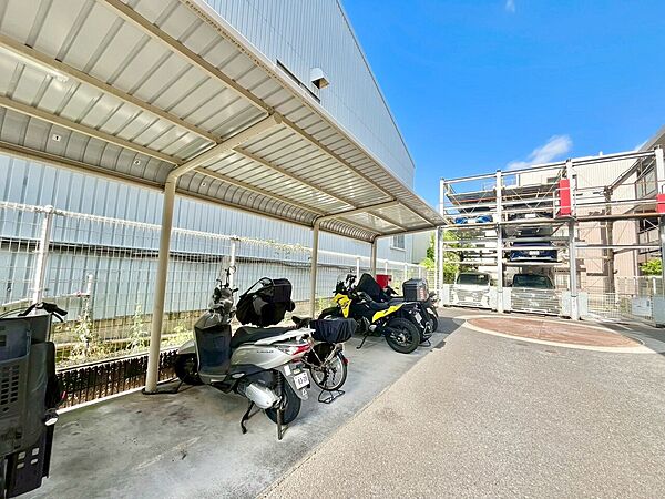 バイク置き場もございます。※空き状況は都度ご確認下さい。