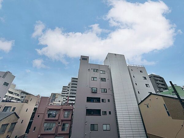 眺望や窓からの景色が良いと、家で過ごす時間も快適です。