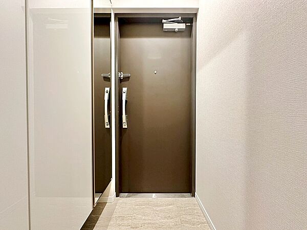 玄関を拡大表示