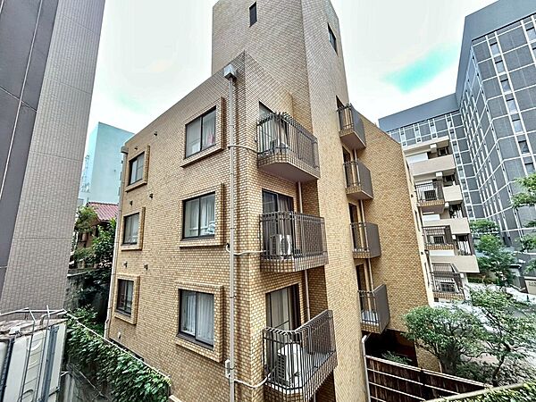 陽当たり・通風・開放感に恵まれた環境です。