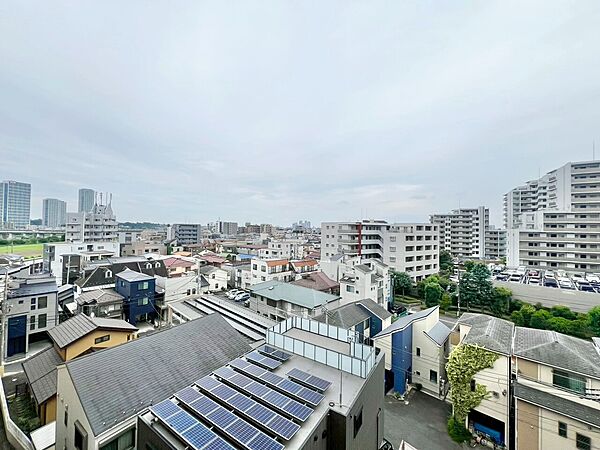 陽当たり・通風・開放感に恵まれた環境です。