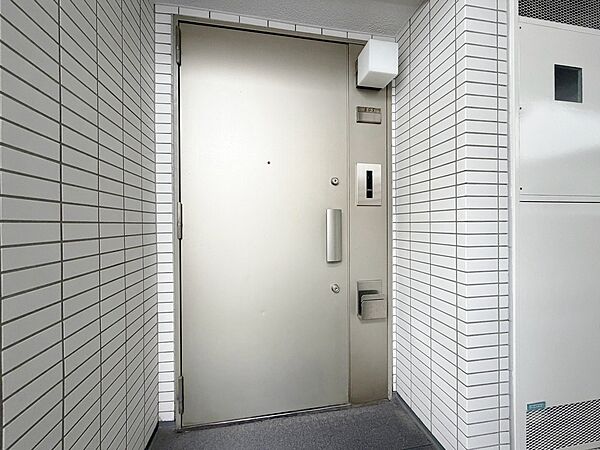 清潔感のある落ち着いた雰囲気の玄関です。