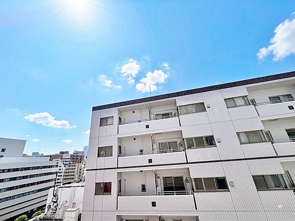 陽当たり・通風・開放感に恵まれた環境です。※CG加工により晴天にしています。