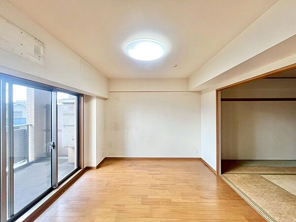 シンプルな内装と偏り過ぎないデザインで統一しました。