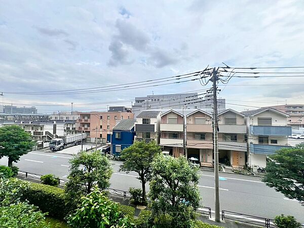 眺望や窓からの景色が良いと、家で過ごす時間も快適です。