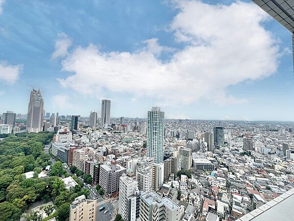 眺望や窓からの景色が良いと、家で過ごす時間も快適です。