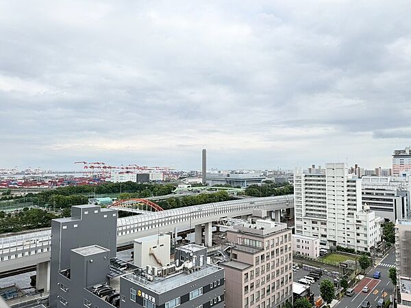陽当たり・通風・開放感に恵まれた環境です。