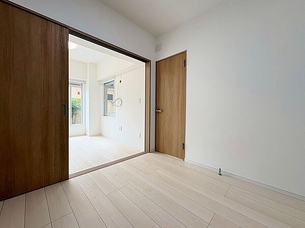 伸びやかな空間のなかで、ゆったりとしたひとときを過ごせます。