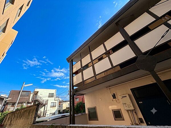 陽当たり・通風・開放感に恵まれた環境です。