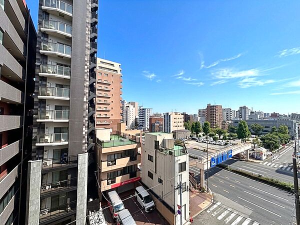 陽当たり・通風・開放感に恵まれた環境です。
