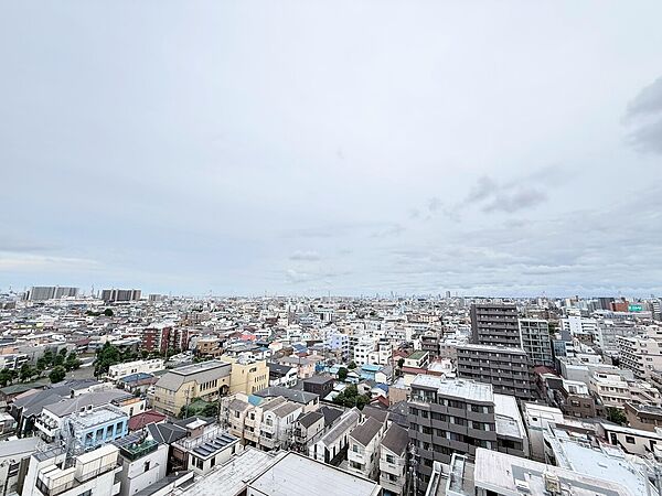 陽当たり・通風・開放感に恵まれた環境です。
