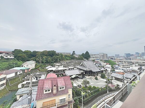 眺望や窓からの景色が良いと、家で過ごす時間も快適です。