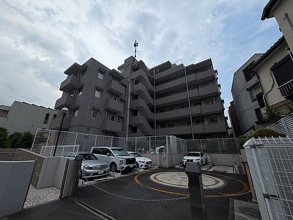 忙しく過ぎゆく日常を置き去るほど、ゆったりした時間が流れる住環境。