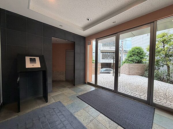 館内は静寂な中が保たれており、管理が行き届いている印象を受けました。