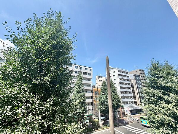 眺望や窓からの景色が良いと、家で過ごす時間も快適です。