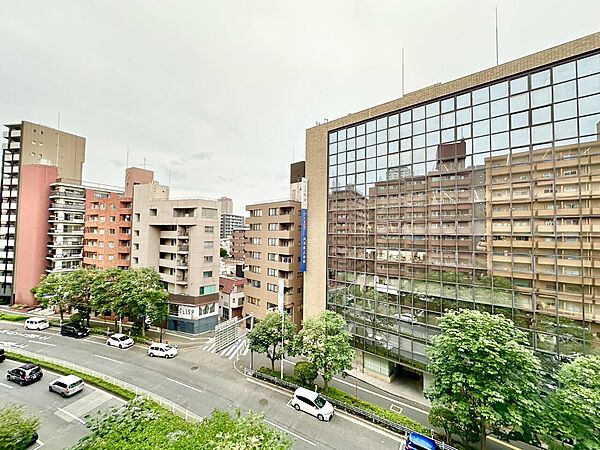 眺望や窓からの景色が良いと、家で過ごす時間も快適です。