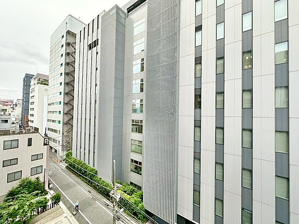 眺望や窓からの景色が良いと、家で過ごす時間も快適です。