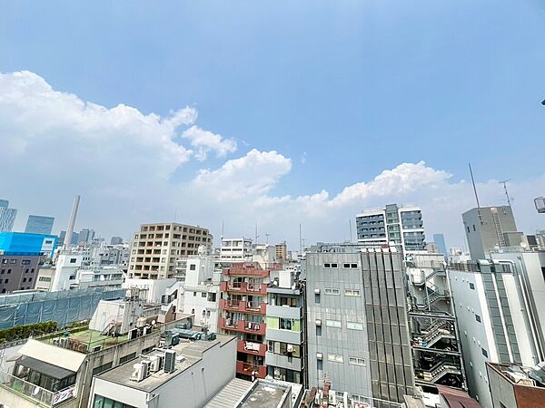 眺望や窓からの景色が良いと、家で過ごす時間も快適です。