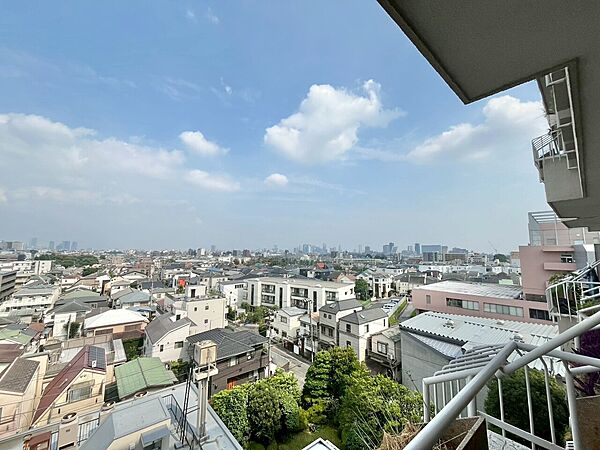 眺望や窓からの景色が良いと、家で過ごす時間も快適です。