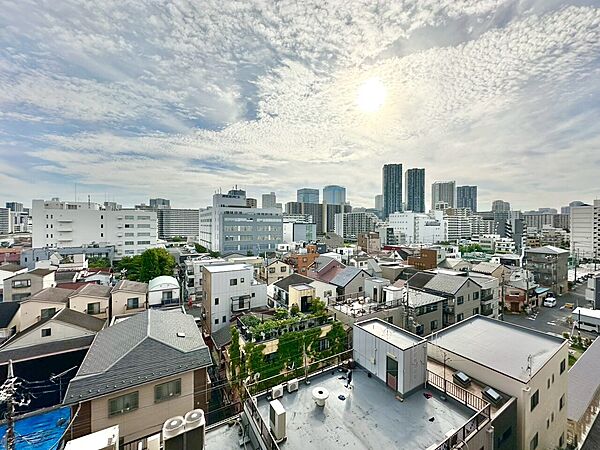 陽当たり・通風・開放感に恵まれた環境です。