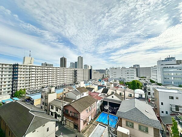 眺望や窓からの景色が良いと、家で過ごす時間も快適です。