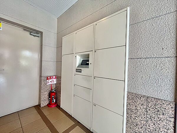 【宅配ボックス】到着時間を気にしたり、再配達の連絡をする手間がかかりません。