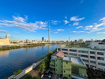 眺望や窓からの景色が良いと、家で過ごす時間も快適です。※CG加工により晴天にしています。
