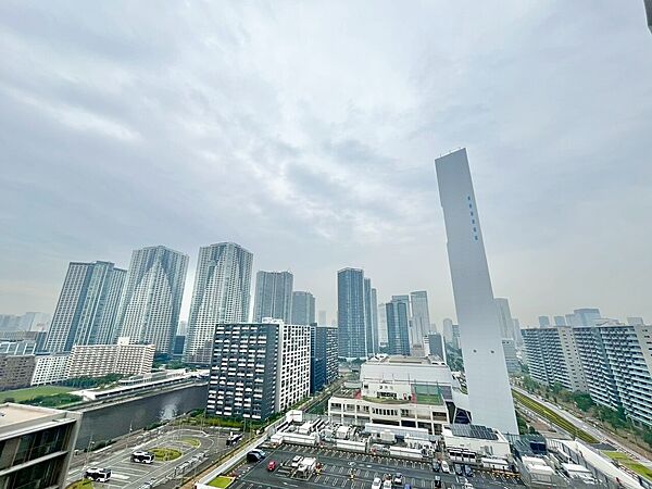 陽当たり・通風・開放感に恵まれた環境です。