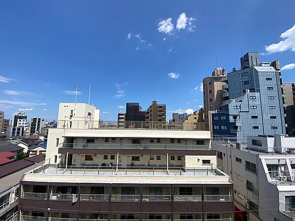 眺望や窓からの景色が良いと、家で過ごす時間も快適です。