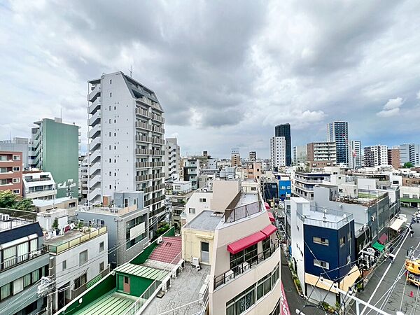眺望や窓からの景色が良いと、家で過ごす時間も快適です。