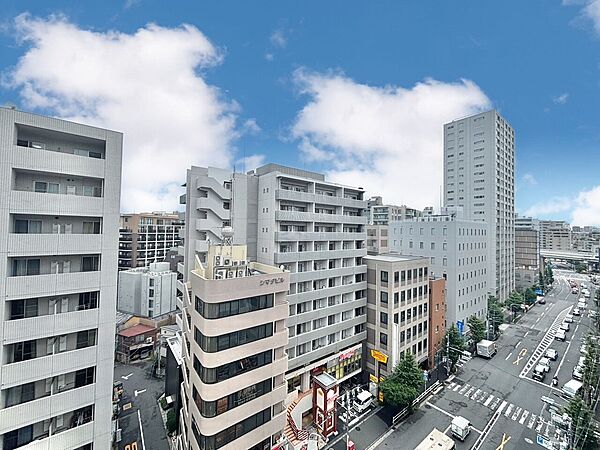 陽当たり・通風・開放感に恵まれた環境です。