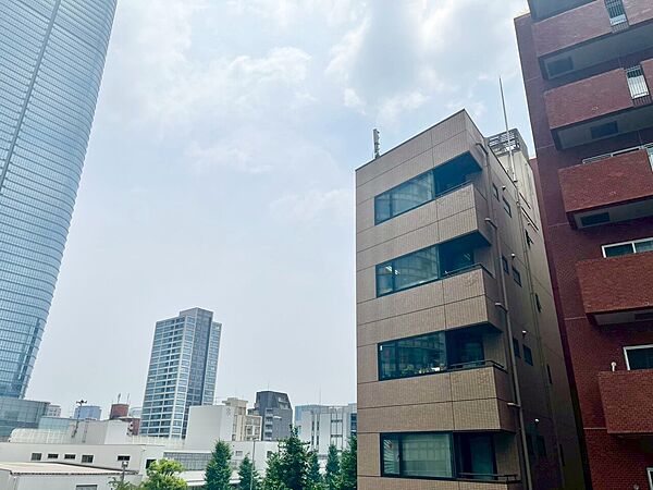 眺望や窓からの景色が良いと、家で過ごす時間も快適です。