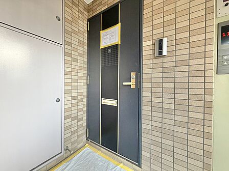 清潔感のある落ち着いた雰囲気の玄関です。