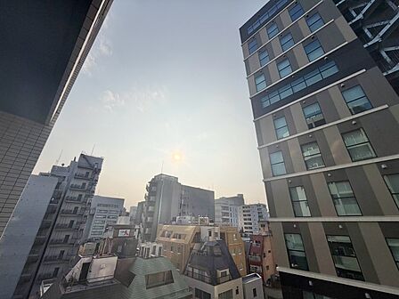 眺望や窓からの景色が良いと、家で過ごす時間も快適です。