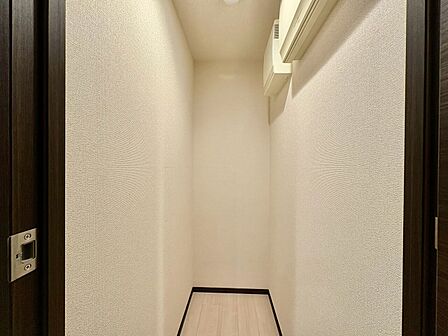 家電やスーツケース、ストック品など何でも片付く嬉しい空間です。