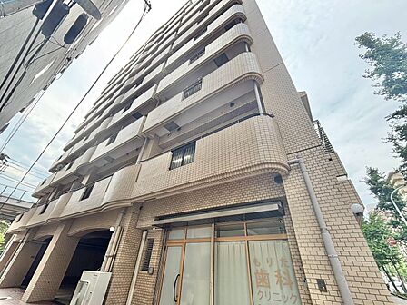 飽きのこないシンプルモダンな外観です。